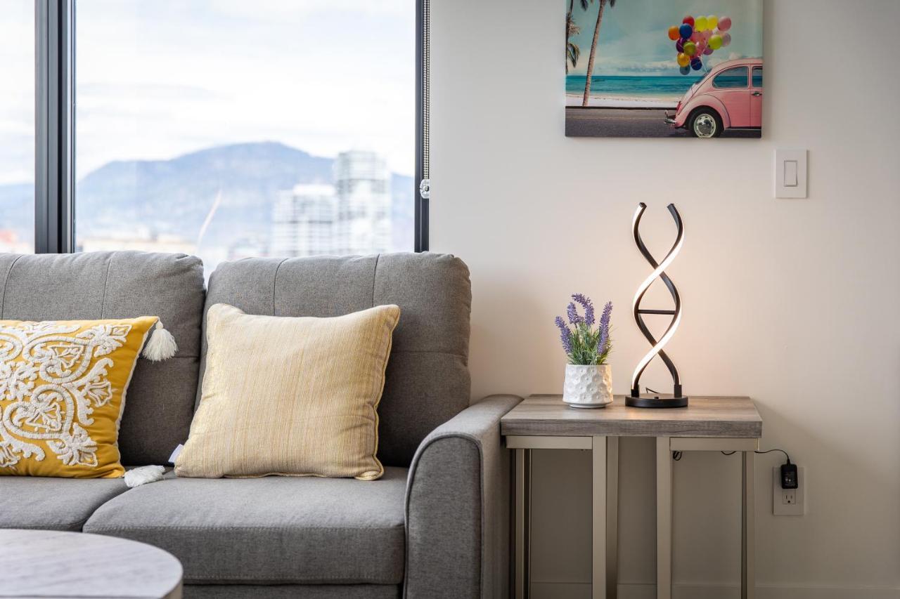 Brand New Luxury Downtown Near The Beach #16 Kelowna Kültér fotó