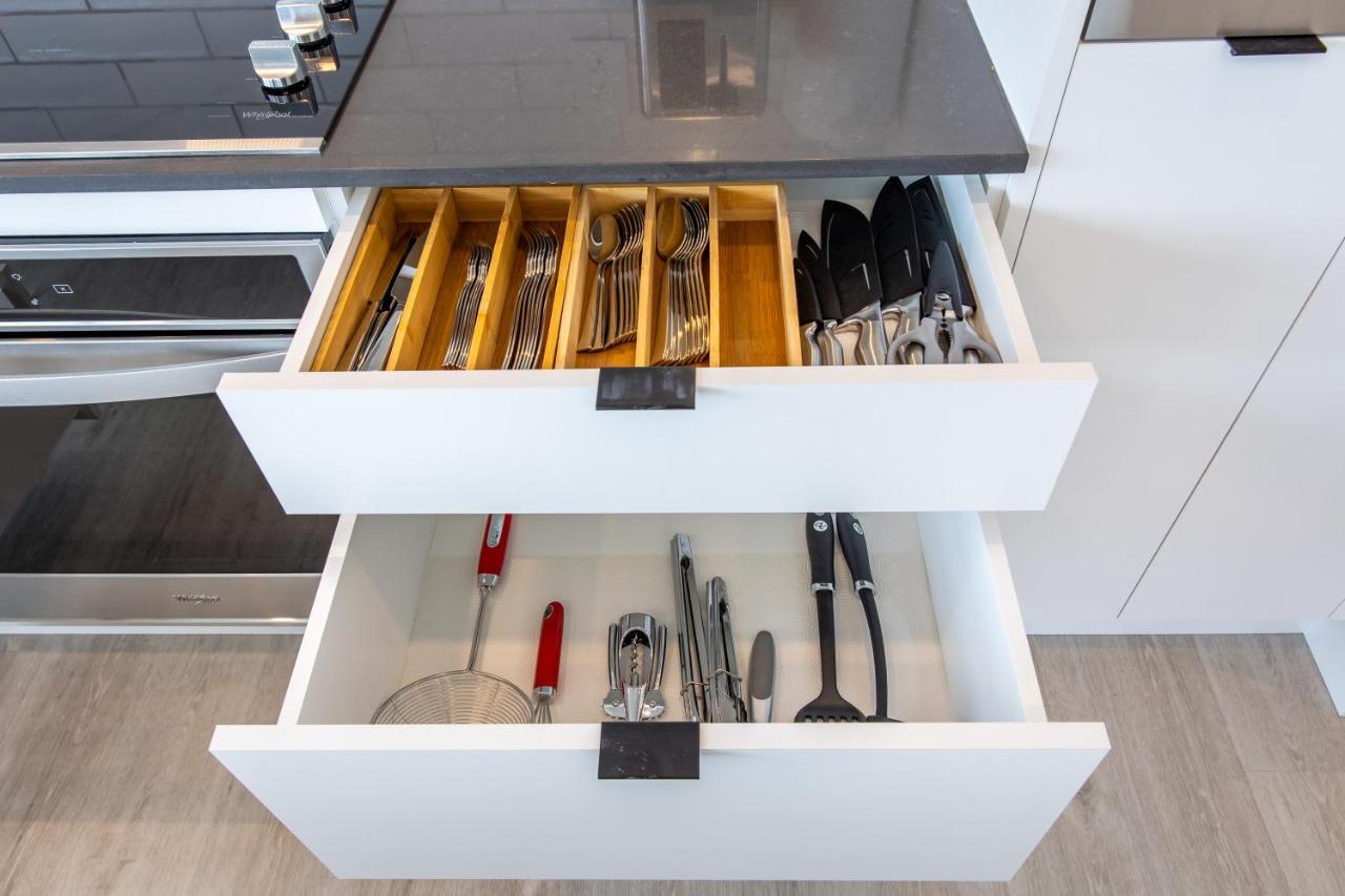 Brand New Luxury Downtown Near The Beach #16 Kelowna Kültér fotó