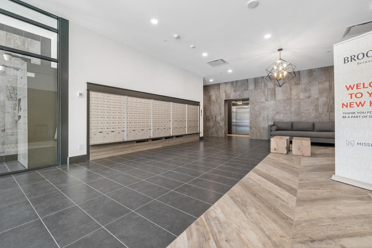 Brand New Luxury Downtown Near The Beach #16 Kelowna Kültér fotó