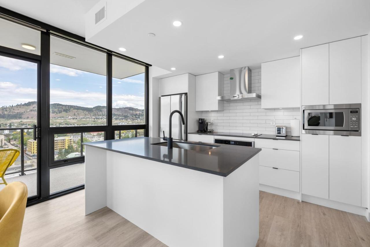 Brand New Luxury Downtown Near The Beach #16 Kelowna Kültér fotó