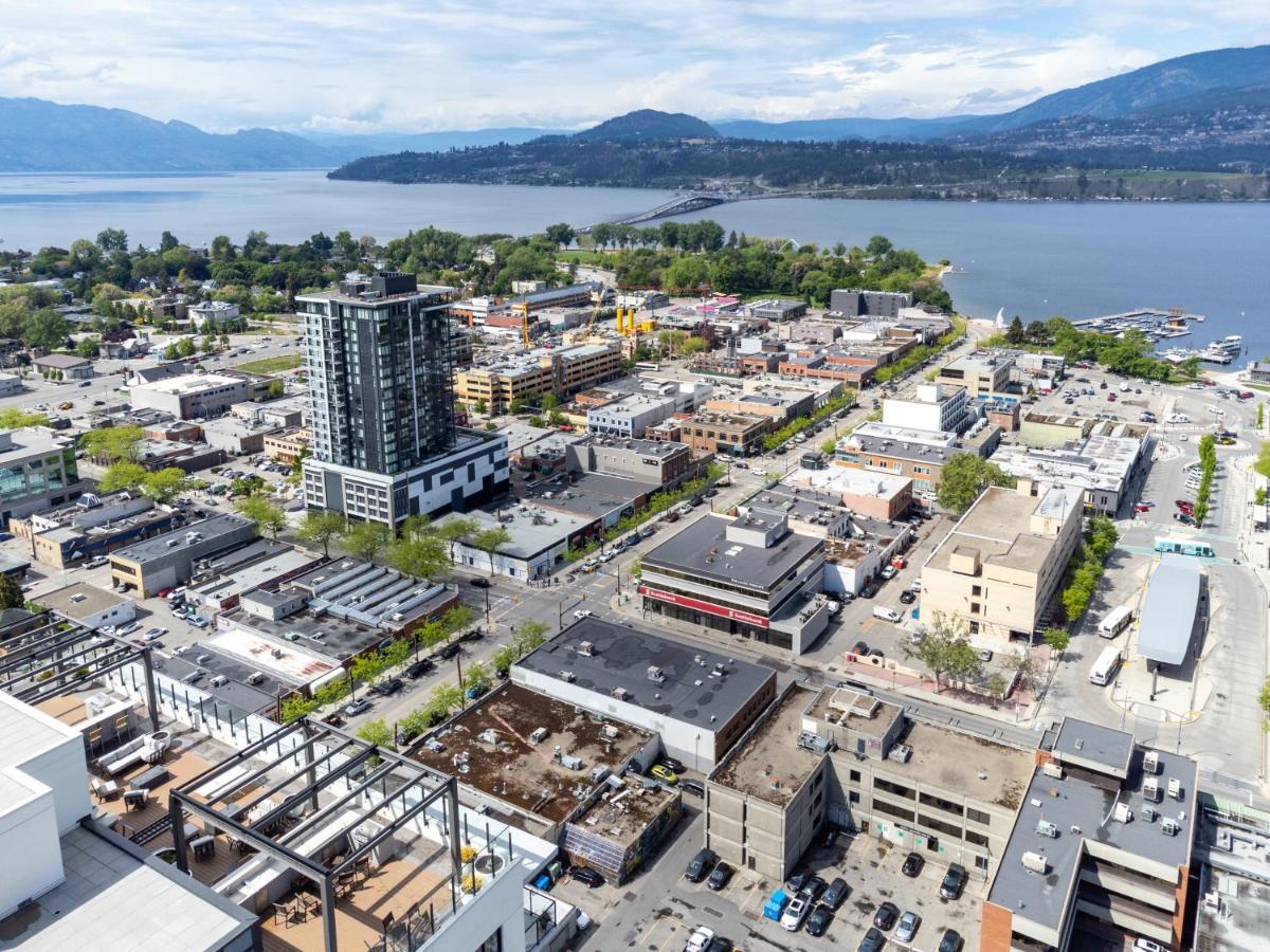 Brand New Luxury Downtown Near The Beach #16 Kelowna Kültér fotó