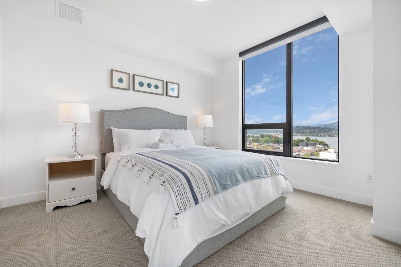 Brand New Luxury Downtown Near The Beach #16 Kelowna Kültér fotó